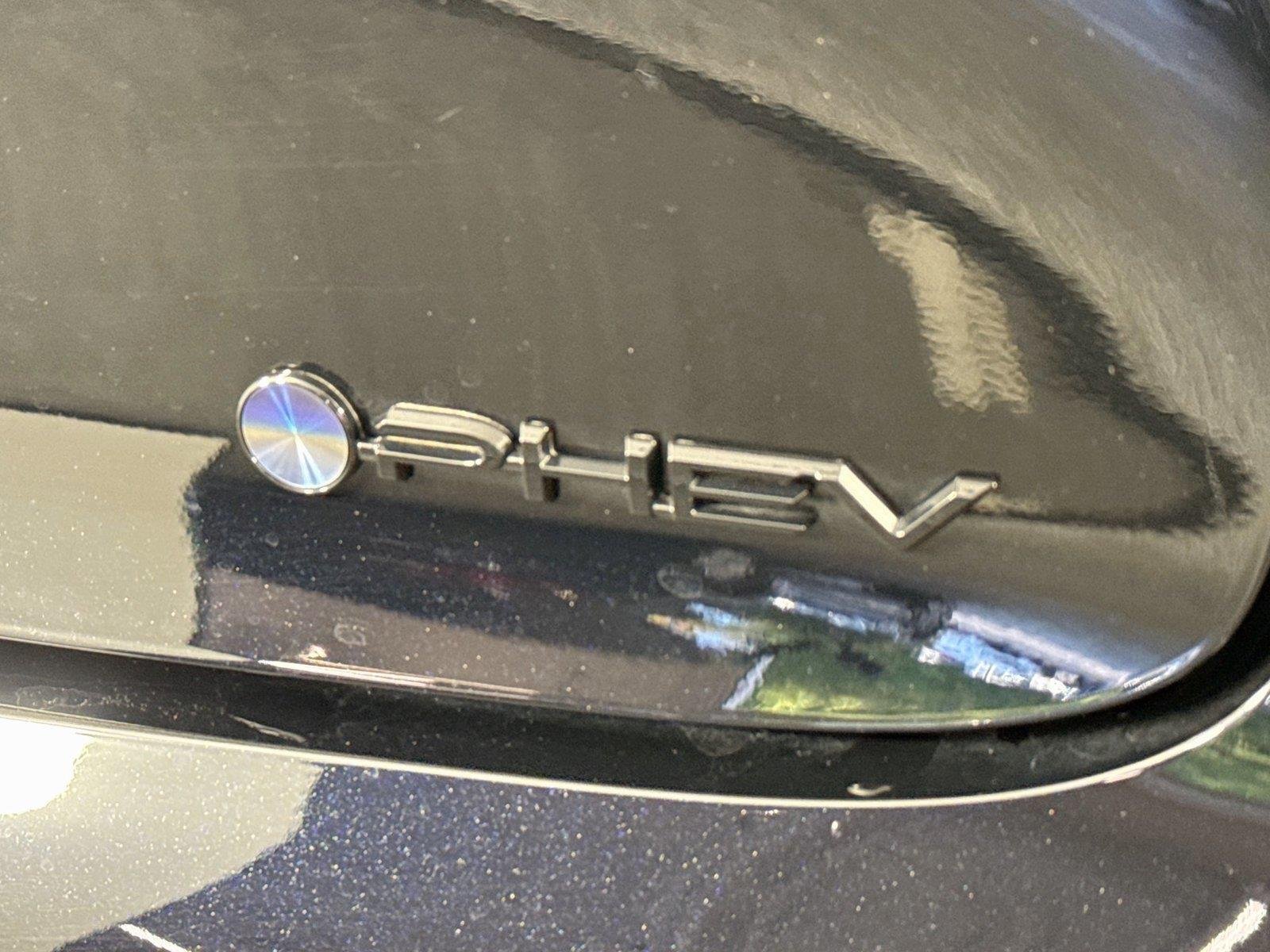 New 2026 Toyota Prius Plug-In Hybrid FWD image 15