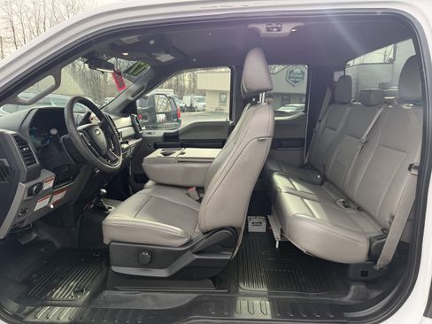 Used 2017 Ford F550 image 15