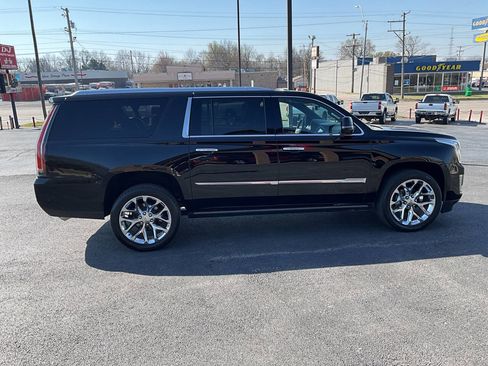 Used 2017 Cadillac Escalade ESV Platinum image 6