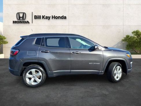 Used 2019 Jeep Compass Latitude AWD/4WD image 2