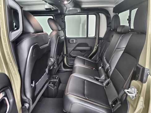 New 2025 Jeep Gladiator Sport image 30