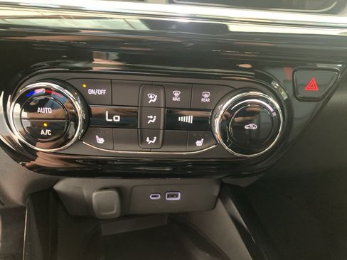 New 2026 Chevrolet Trax RS w/ Sunroof Package FWD image 25