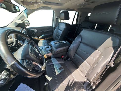 Used 2019 GMC Yukon Denali w/ Open Road Package AWD/4WD image 43