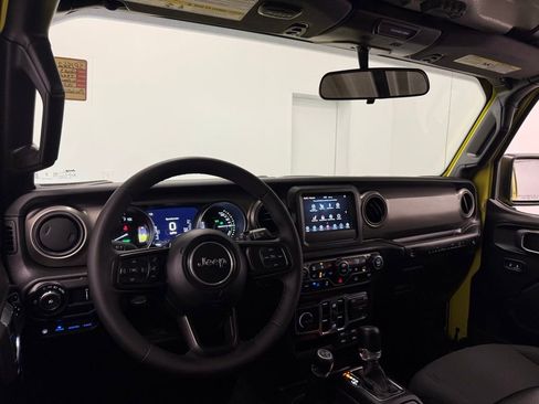 Used 2023 Jeep Wrangler Unlimited w/ Cold Weather Group image 22