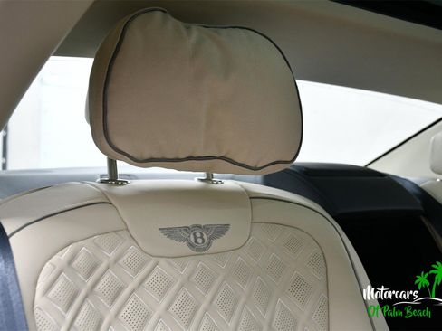 Used 2023 Bentley Flying Spur W12 image 54