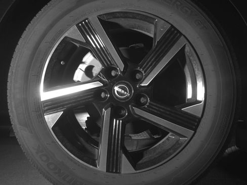 Used 2025 Nissan Sentra SV FWD image 15