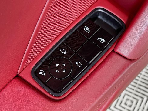 Used 2021 Porsche 911 Carrera image 18