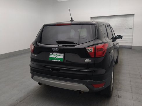 Used 2019 Ford Escape SE FWD image 9