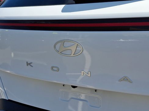 Certified 2024 Hyundai Kona SEL AWD/4WD image 30