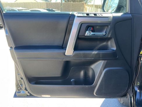 Used 2024 Toyota 4Runner SR5 AWD/4WD image 9