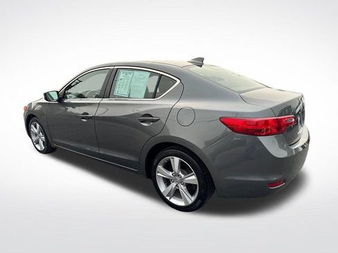 Used 2013 Acura ILX w/ Technology Package FWD image 3