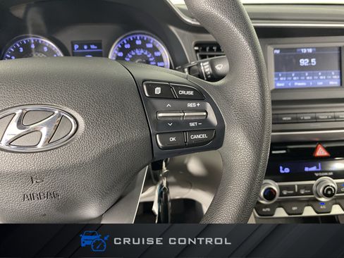 Used 2020 Hyundai Elantra SE FWD image 22