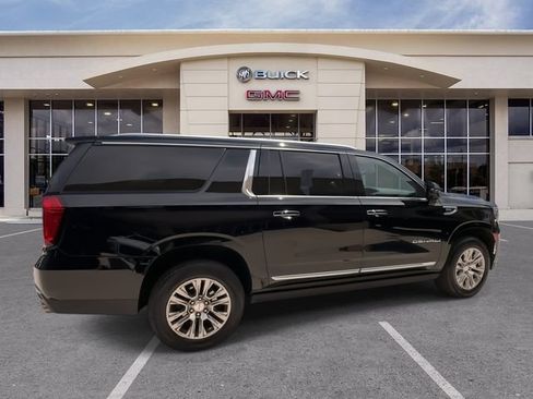 Certified 2023 GMC Yukon XL Denali w/ Max Trailering Package AWD/4WD image 15
