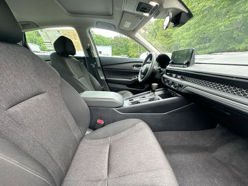 Used 2024 Honda Accord EX image 31