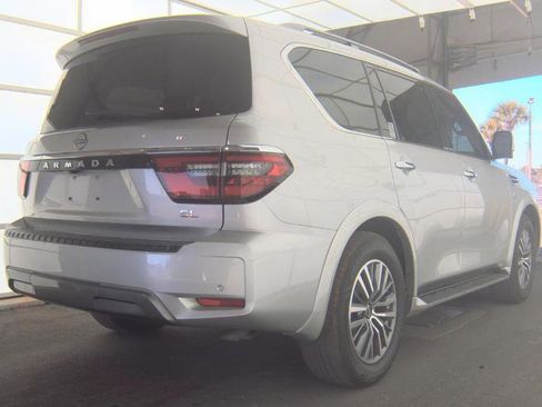 Used 2022 Nissan Armada SL w/ Captain's Chairs Package image 4