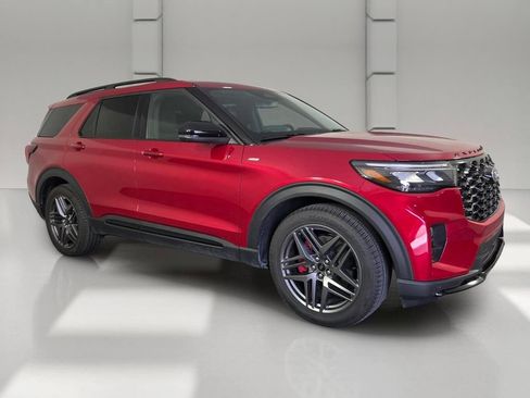 Used 2026 Ford Explorer ST-Line w/ ST-Line Street Pack RWD image 2