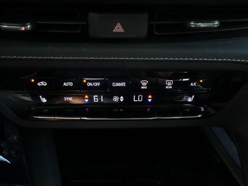Used 2023 Buick Envision Preferred AWD/4WD image 18