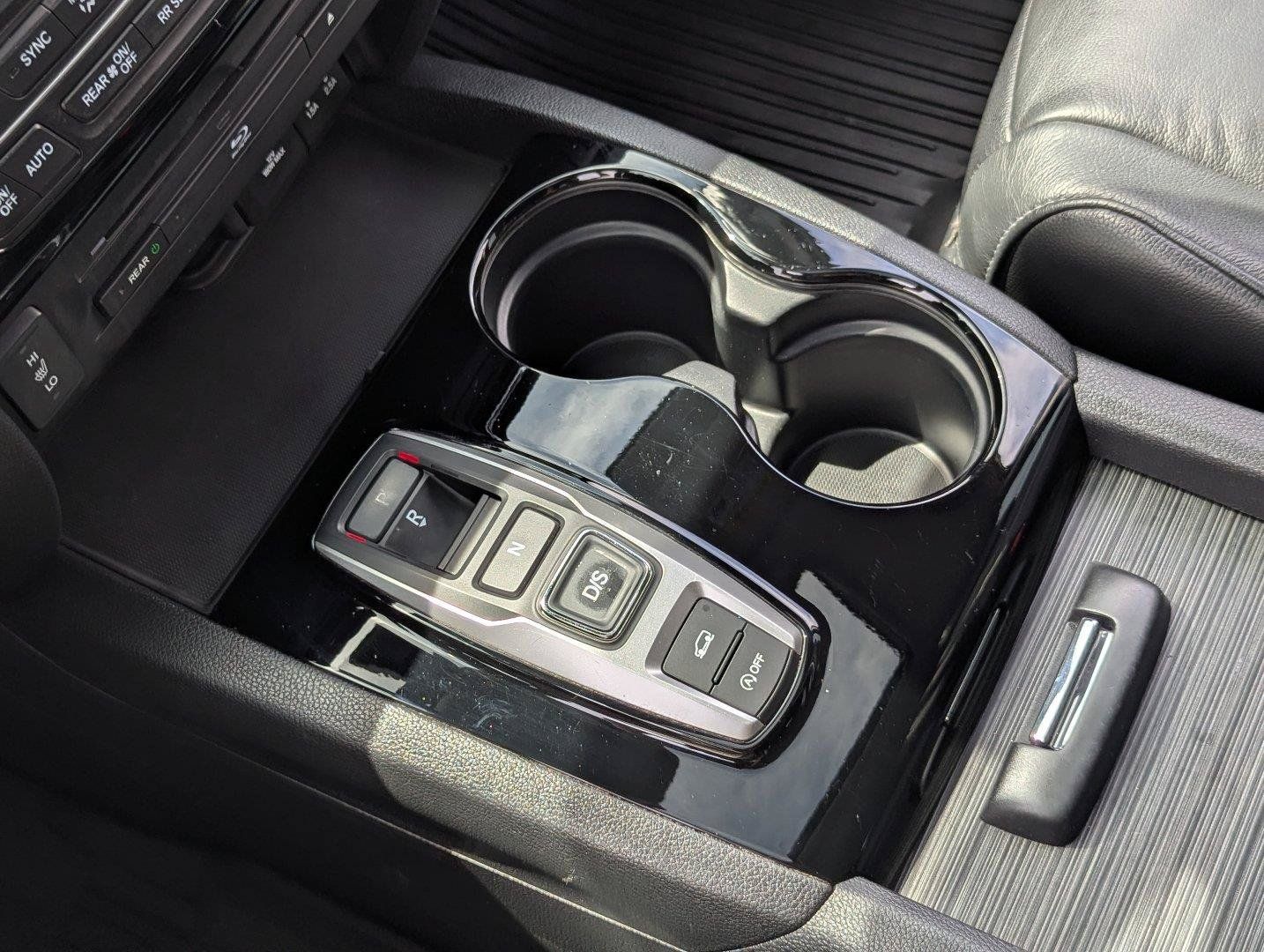 Used 2016 Honda Pilot Touring image 16