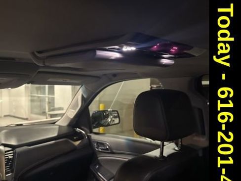 Used 2019 Chevrolet Suburban LT image 5