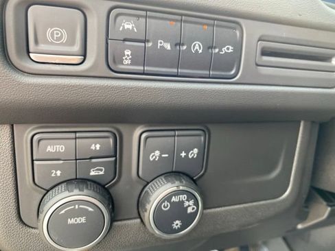 Used 2022 Chevrolet Tahoe LT AWD/4WD image 21