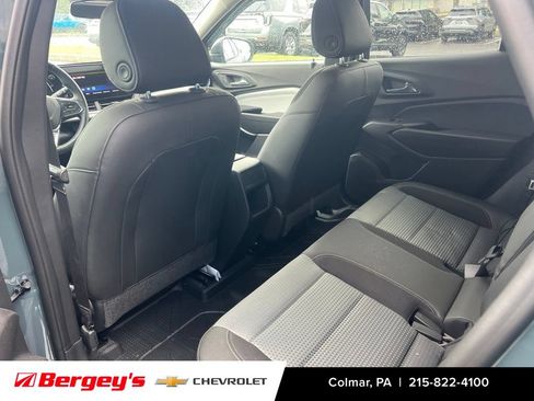Certified 2026 Chevrolet Trax LT w/ Midnight Edition FWD image 11