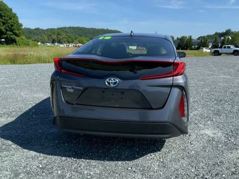 Certified 2018 Toyota Prius Prime Plus FWD image 7