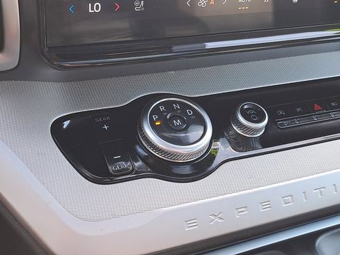 Certified 2025 Ford Expedition Active image 34