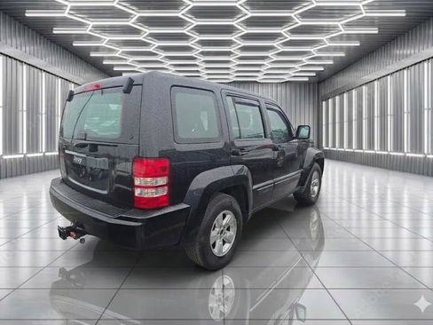 Used 2012 Jeep Liberty Sport AWD/4WD image 2