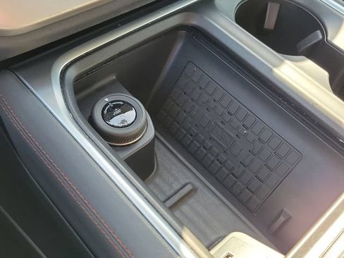 Certified 2025 Ford Expedition Active AWD/4WD image 14