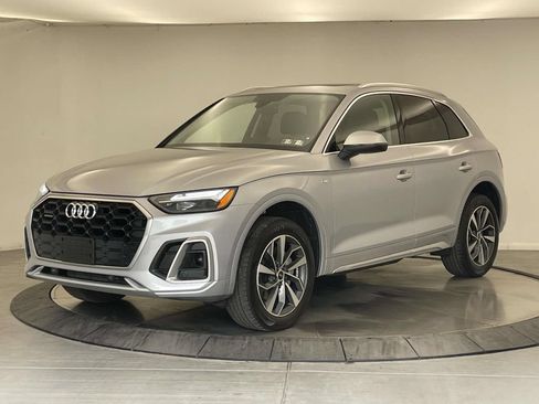 Certified 2023 Audi Q5 2.0T Premium w/ Convenience Package AWD/4WD image 1