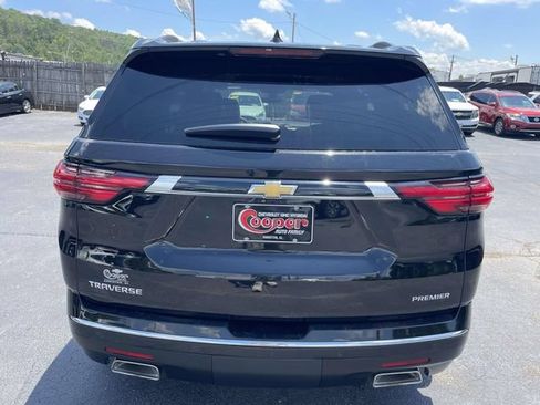 Certified 2022 Chevrolet Traverse Premier FWD image 3