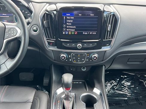 Used 2023 Chevrolet Traverse RS FWD image 3
