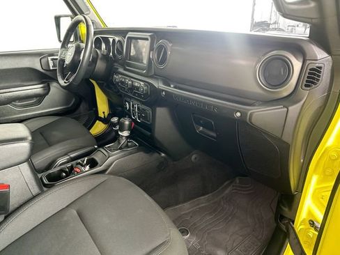 Used 2023 Jeep Wrangler Unlimited w/ Cold Weather Group AWD/4WD image 29