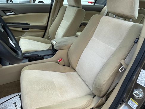 Used 2010 Honda Accord LX image 9