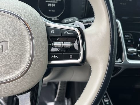 Used 2023 Kia Sorento SX Prestige image 22