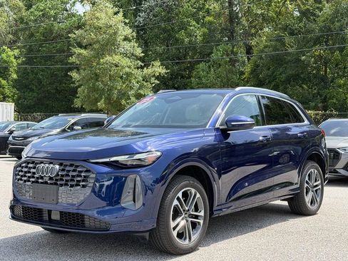 Used 2025 Audi Q5 Premium w/ 19" Wheel Package AWD/4WD image 8