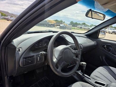 Used 2004 Chevrolet Cavalier Sedan w/ Sport Appearance Package FWD image 8