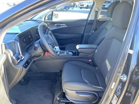 Used 2024 Kia Sportage LX image 33