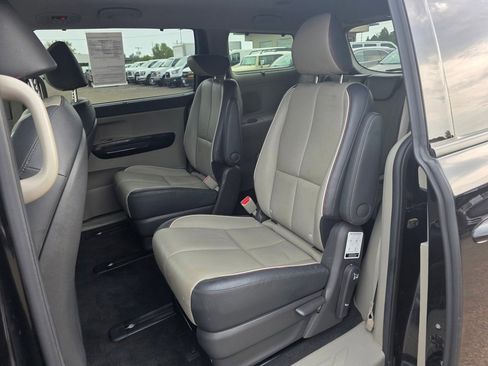 Used 2018 Kia Sedona SX image 9