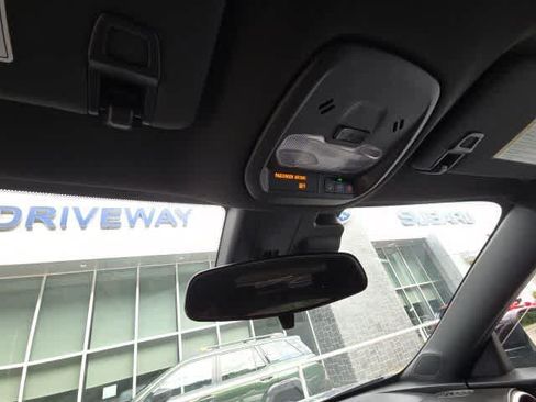 Used 2025 Chevrolet Trax RS FWD image 29