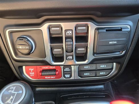 New 2025 Jeep Wrangler Rubicon w/ XTREMEE 35" Tire Package image 17