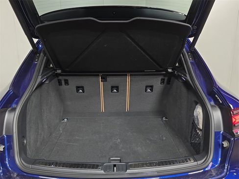 Used 2025 Porsche Macan image 25