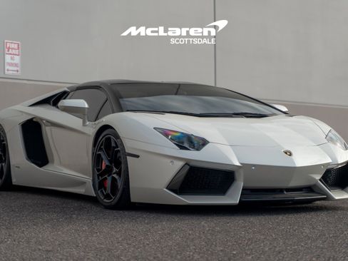 Used 2015 Lamborghini Aventador LP 700-4 image 9