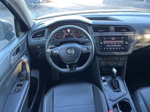 Used 2021 Volkswagen Tiguan SE image 21