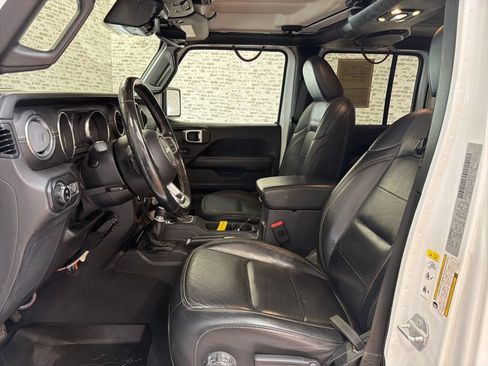 Used 2020 Jeep Gladiator Overland AWD/4WD image 22