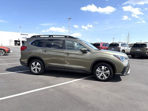 Used 2025 Subaru Ascent Premium image 7