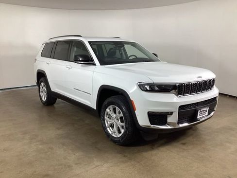Used 2023 Jeep Grand Cherokee L Limited w/ Luxury Tech Group II AWD/4WD image 3