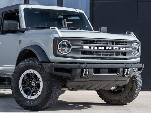 Used 2022 Ford Bronco 2-Door w/ Sasquatch Package AWD/4WD image 5