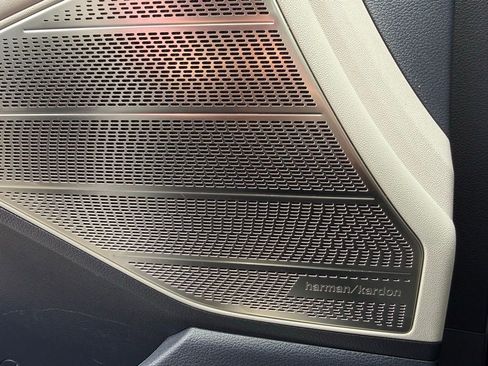 Used 2024 Hyundai Palisade Calligraphy image 19