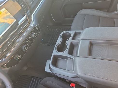 Used 2024 Chevrolet Silverado 1500 LT AWD/4WD image 25